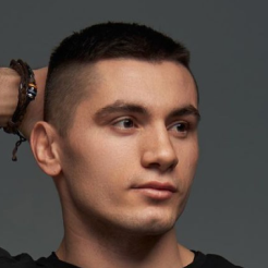 Виктор Штофаст