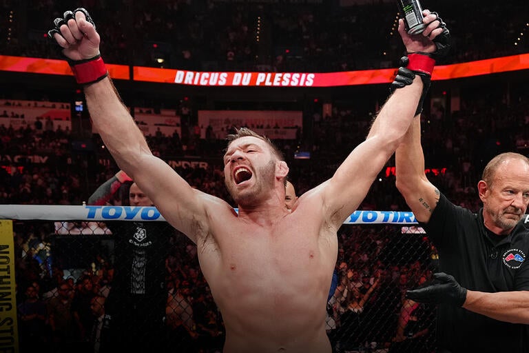 UFC Fight Night 281: дю Плесси уверенно перебил Усмана в битве бывших чемпионов